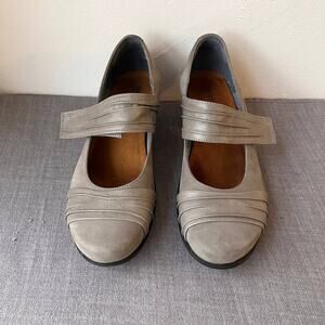 Naot Attitude Mary Jane Size 39 EU 8-8.5 US Gray Shoes Leather Classic Comfort